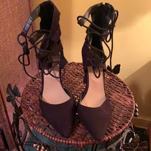 Breckelles. Size 9. Color Black